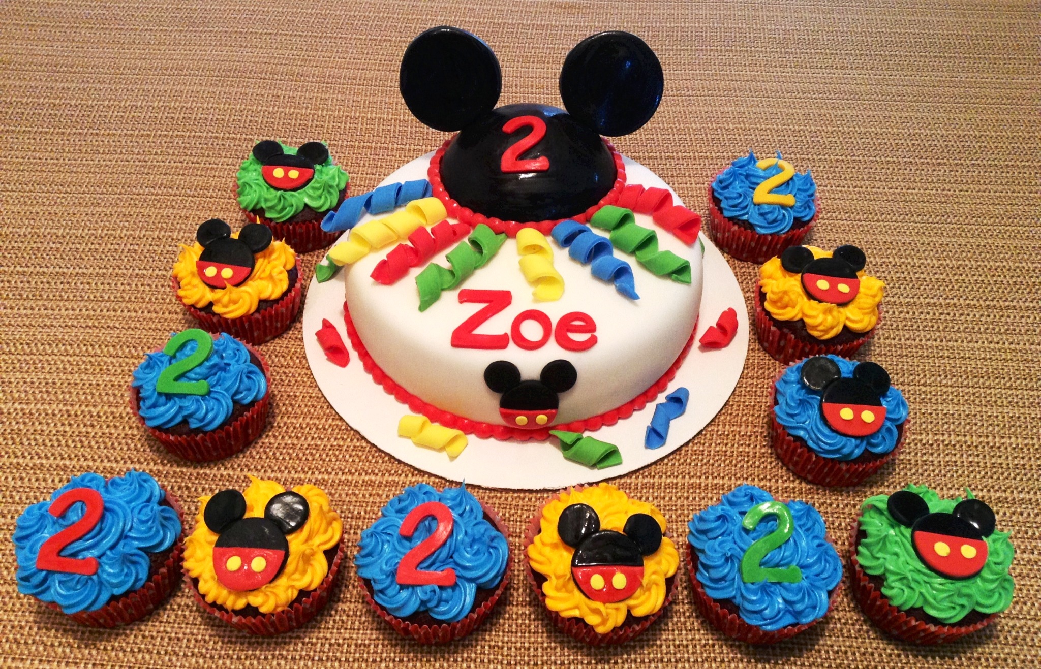 Mickey Mouse Cupcake Cake