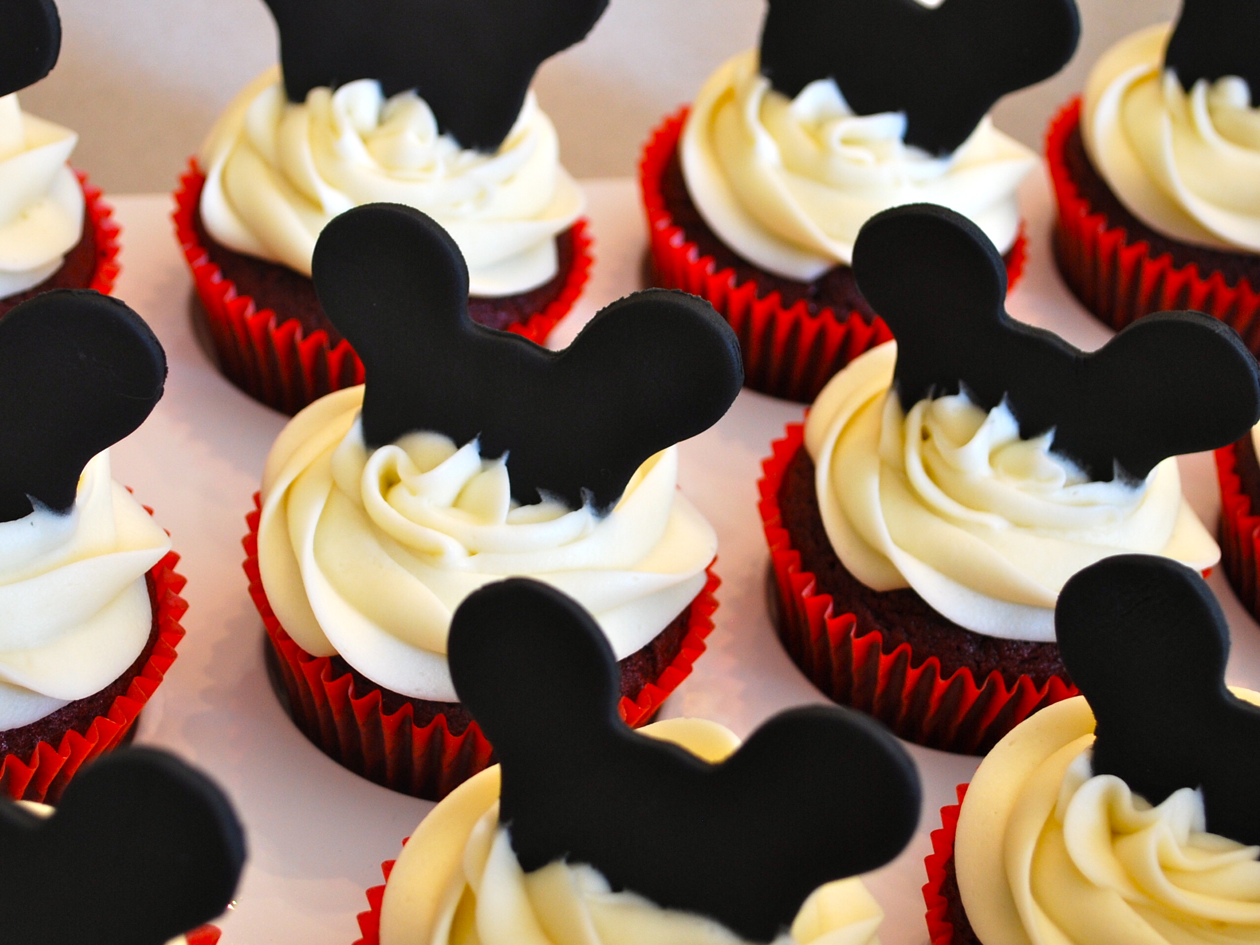 13 Photos of Mickey Mouse Fondant Cupcakes