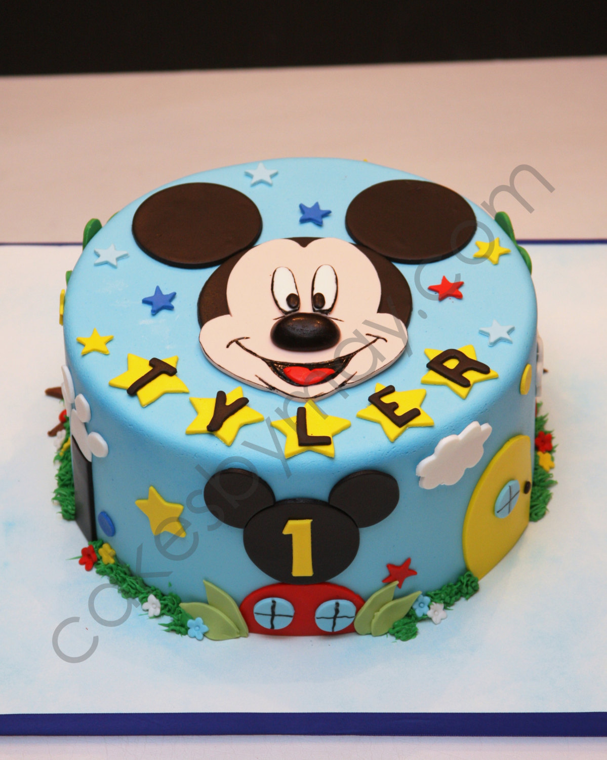 Mickey Mouse Fondant Cake