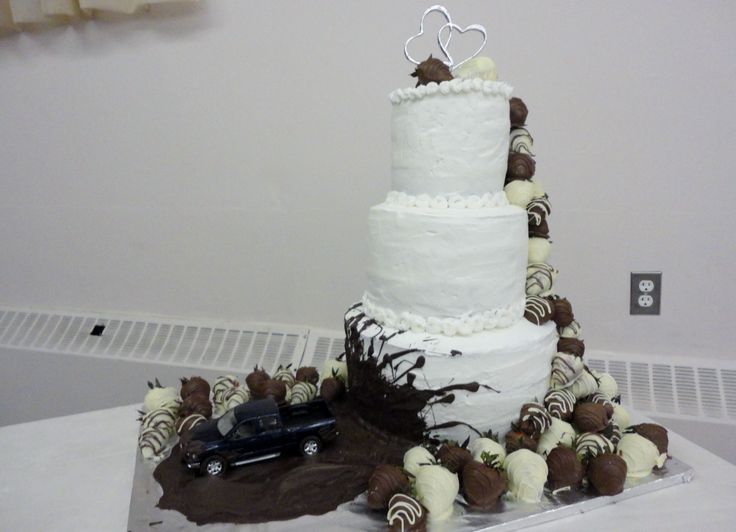 13 Photos of Mudding Themed Wedding Cakes 13 Photos of Mudding Themed Wedding Cakes