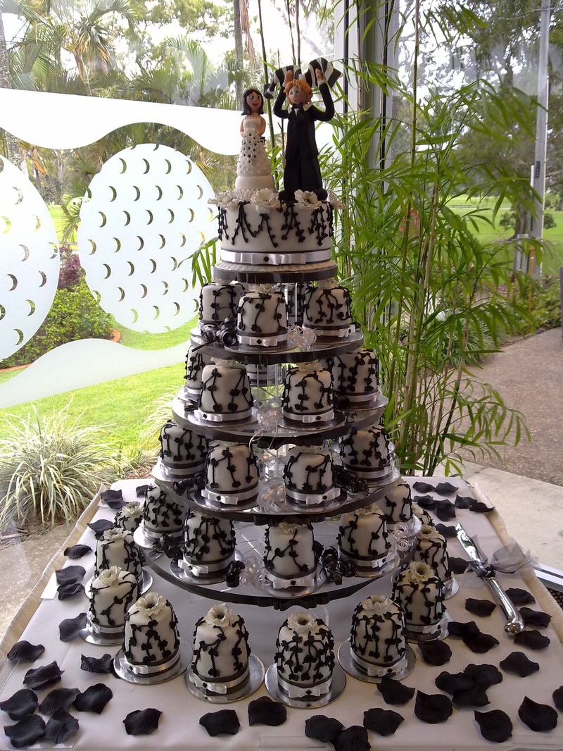 Mud Truck Wedding Cake Mud Truck Wedding Cake