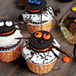 Oreo Cookie Spider Halloween Cupcake