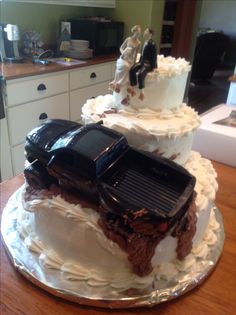 Redneck Mud Truck Wedding Cake
