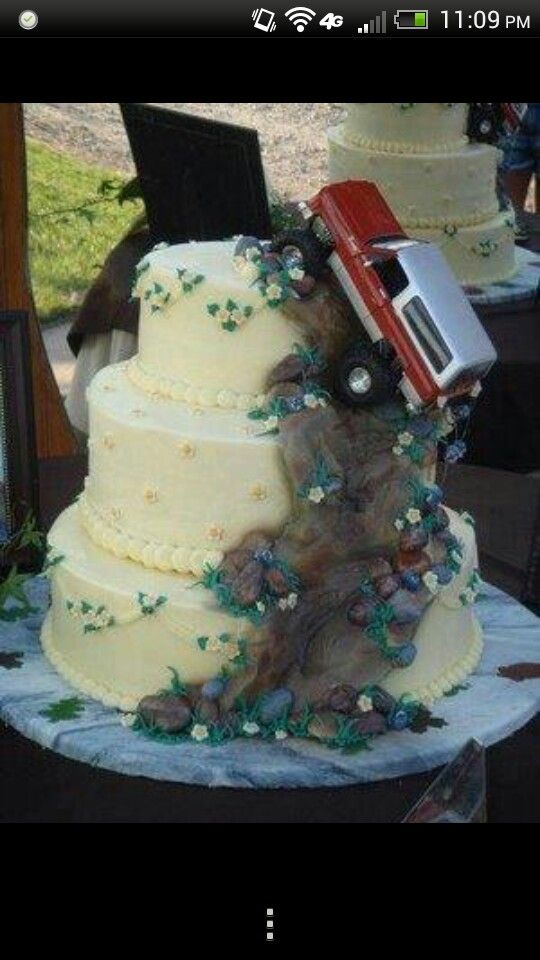 Redneck Mudding Wedding Cakes