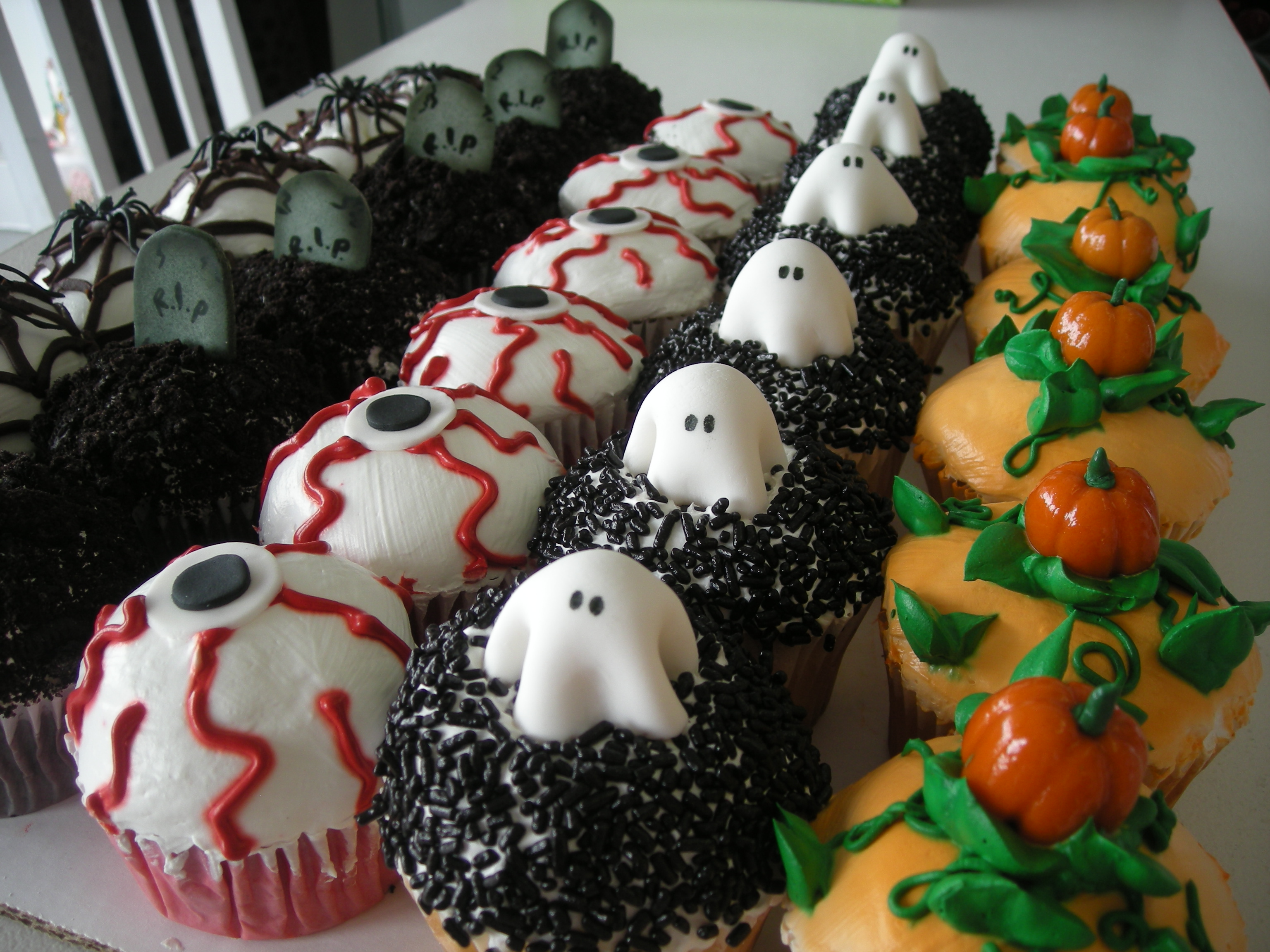 Scary Halloween Cupcake Ideas