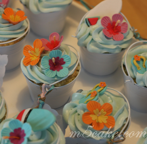 Tropical Luau Cupcakes