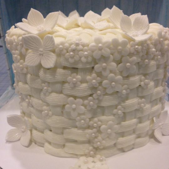 Wedding Cake Buttercream Basketweave