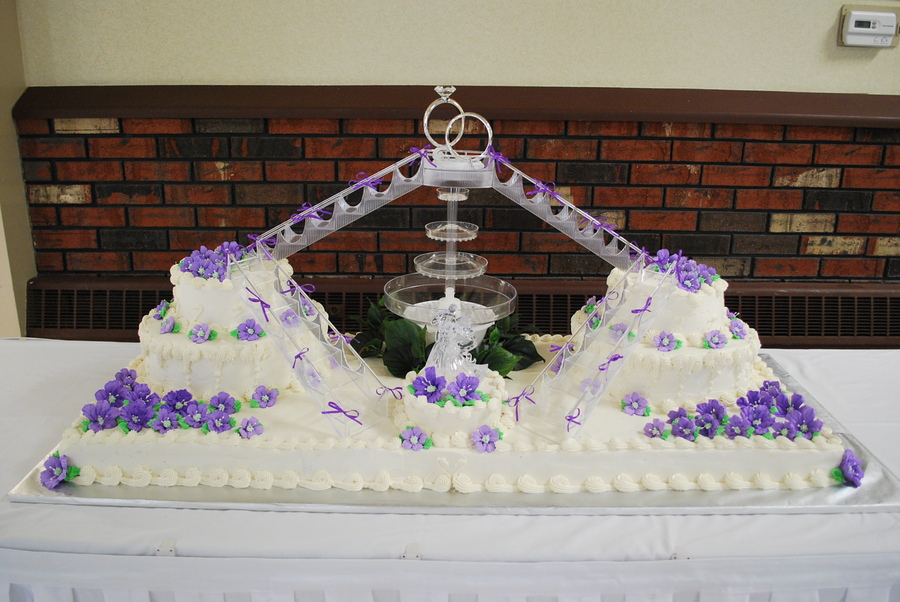 Wedding Cakes with Fountains