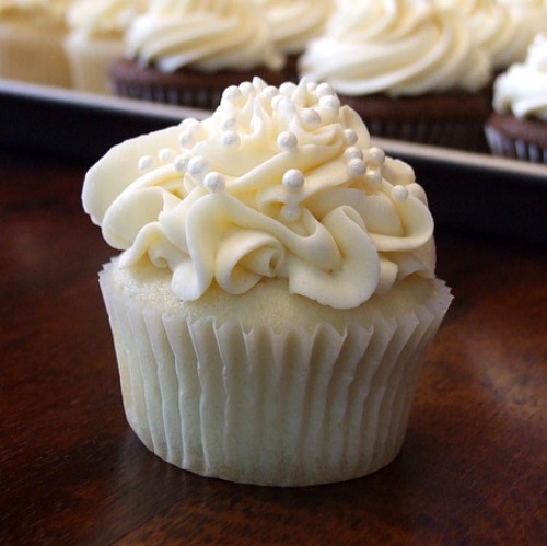 White Wedding Cake Cupcake Recipe