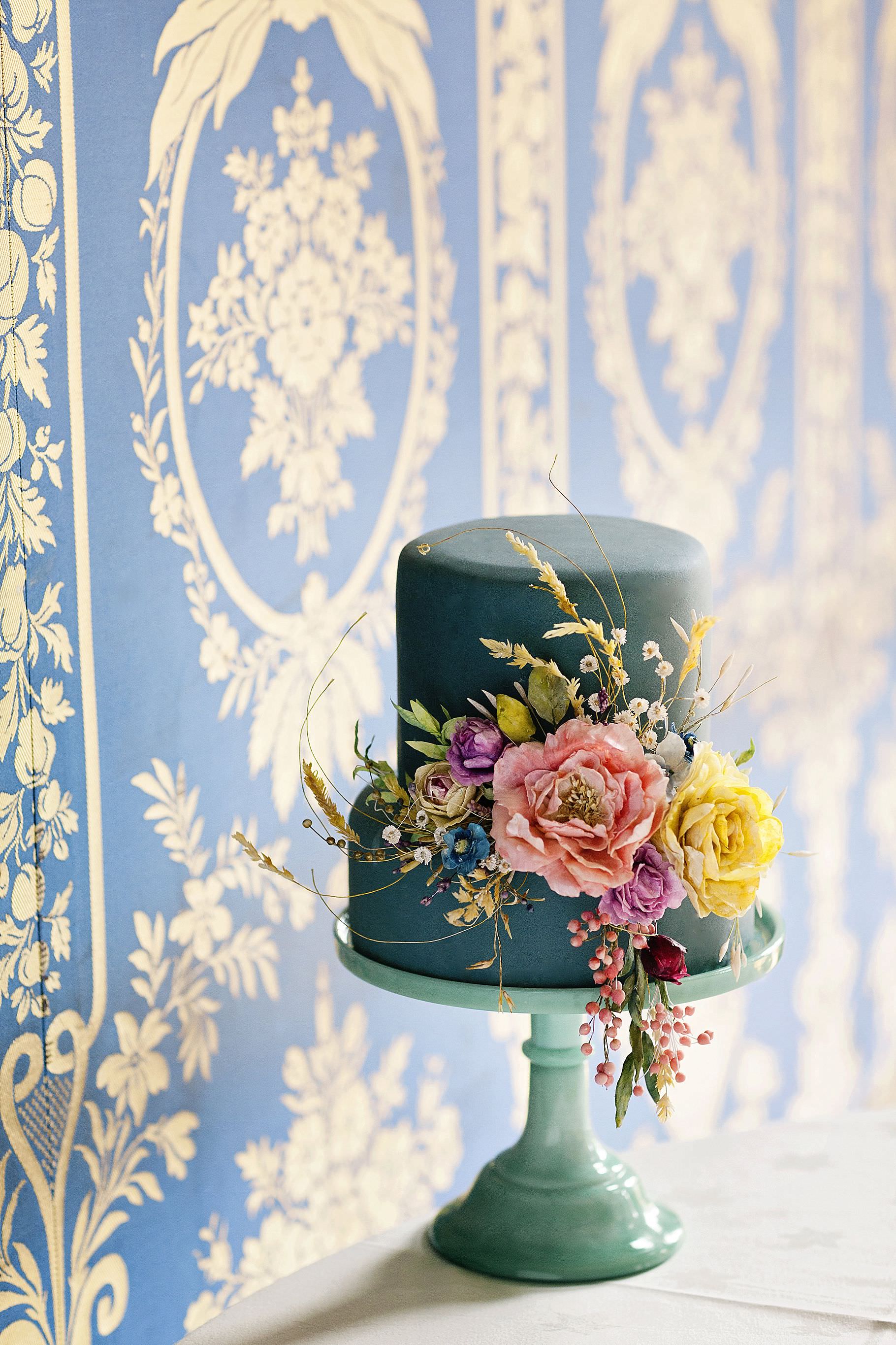 Amy Swann Cakes and Sugar Flowers Wedding