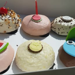 Crave Cupcakes Houston TX