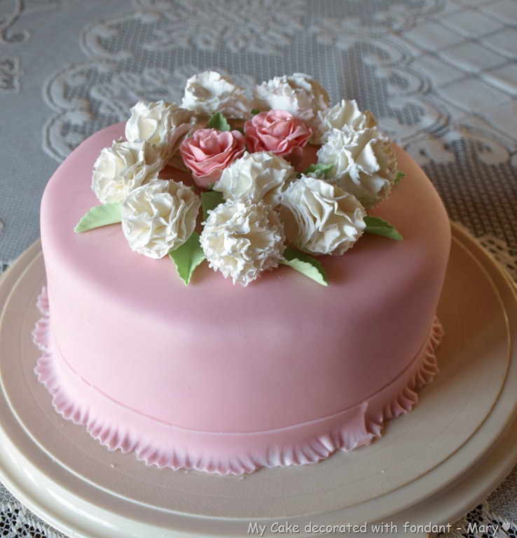 6 Photos of Decoration For Wedding Cakes Fondant