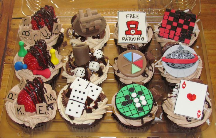 Game Board Cupcake Cake