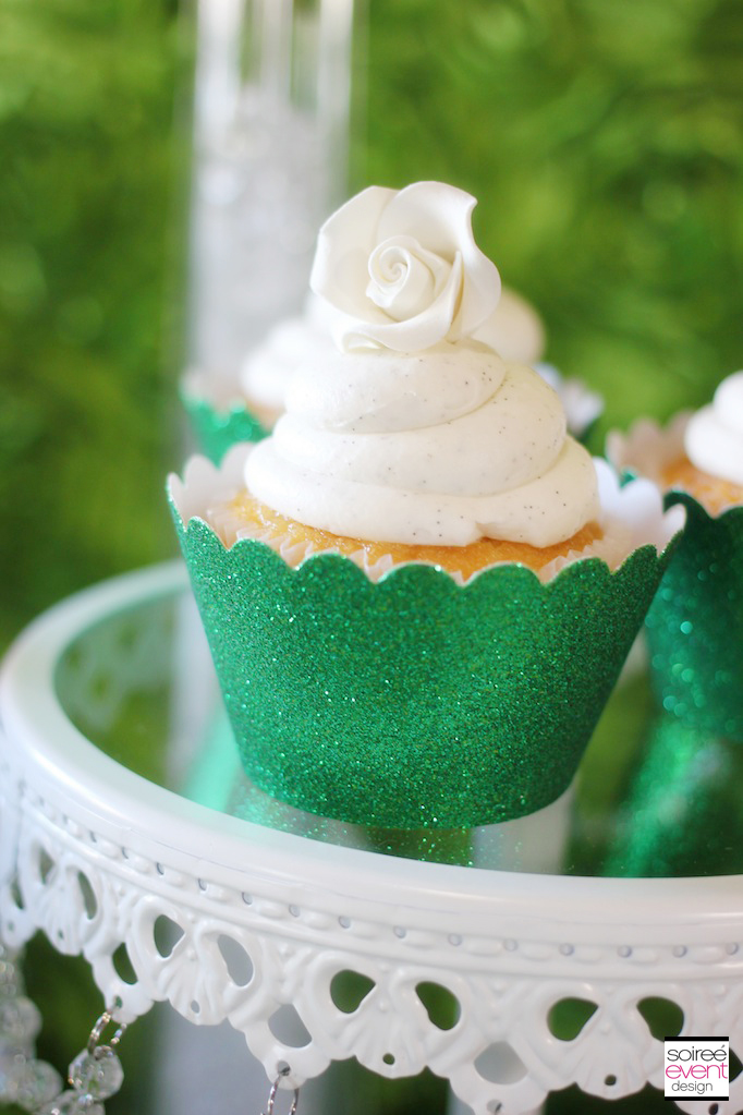 Images of Emerald Green Wedding Cakes with Cupcakes