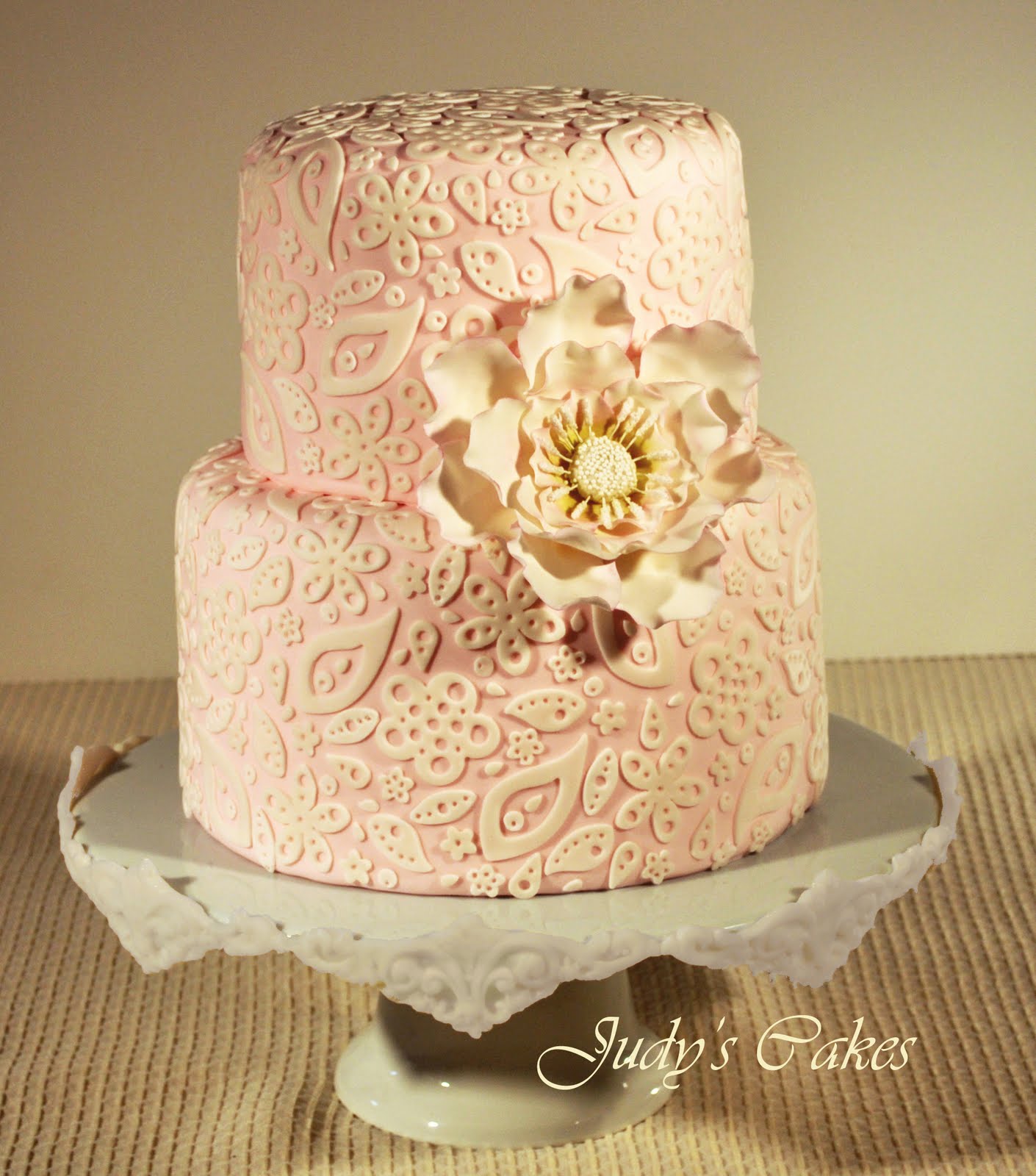 Lace-Fondant-Wedding-Cake