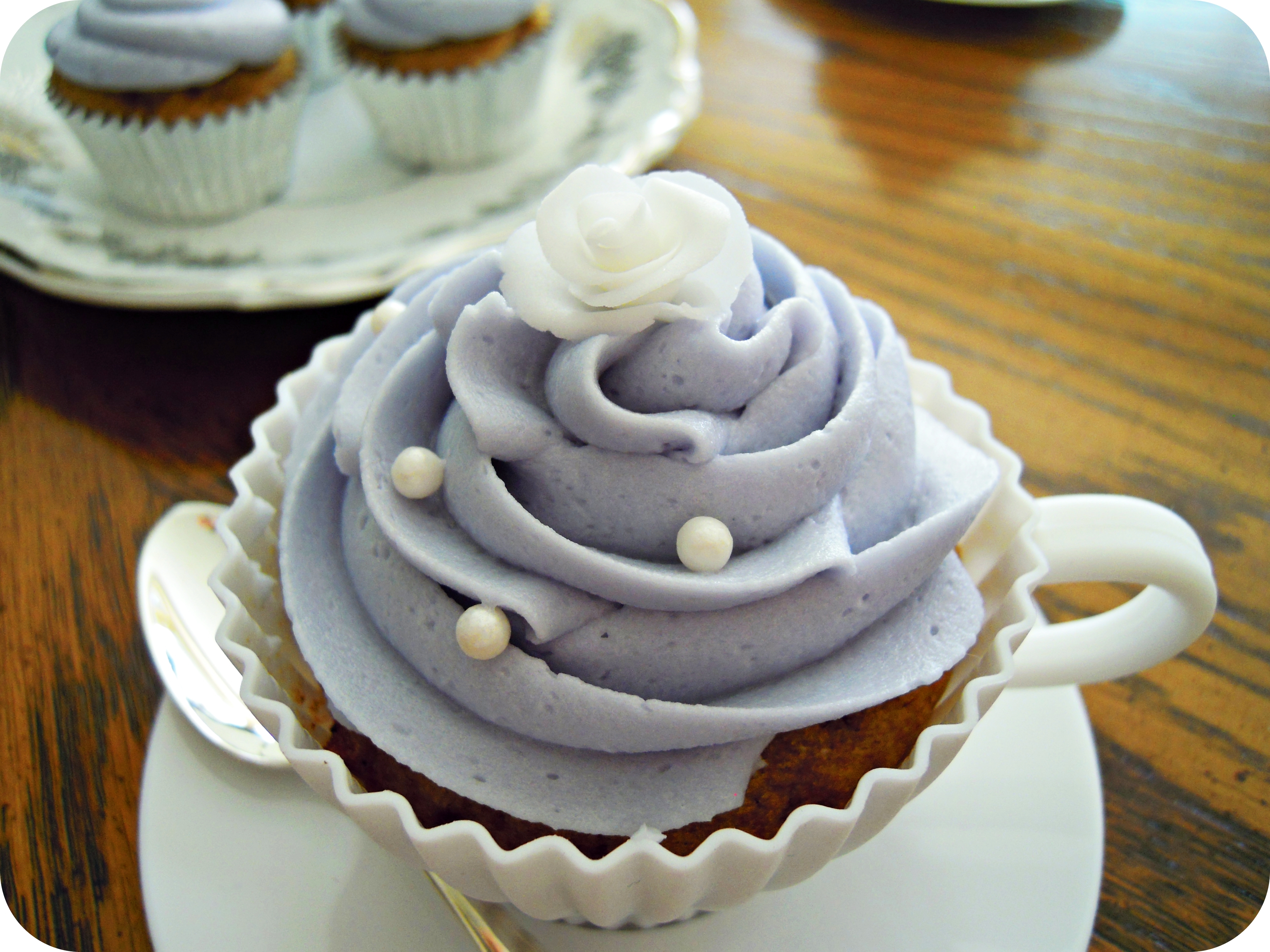 Lavender Earl Grey Cupcakes with Frosting