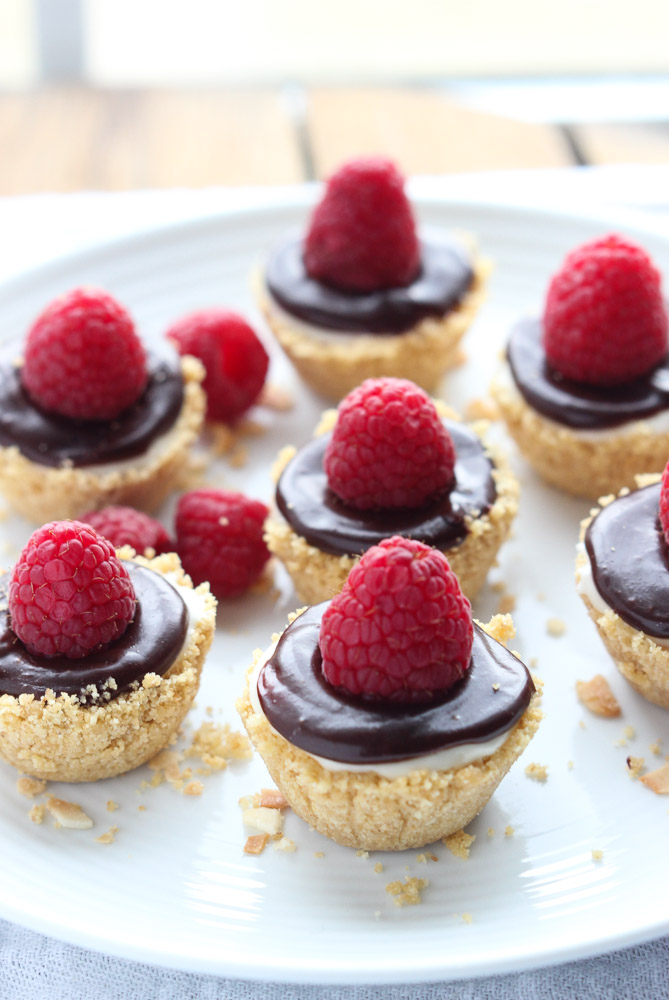 Mini Cheesecakes with Chocolate Ganache