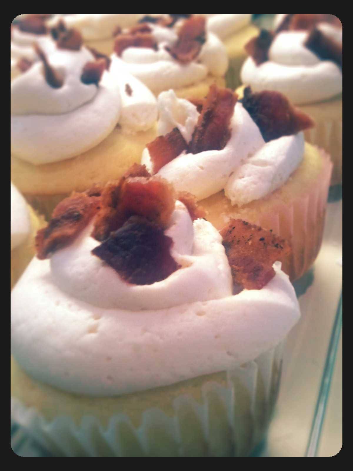 Pancake and Bacon Cupcakes with Maple Frosting