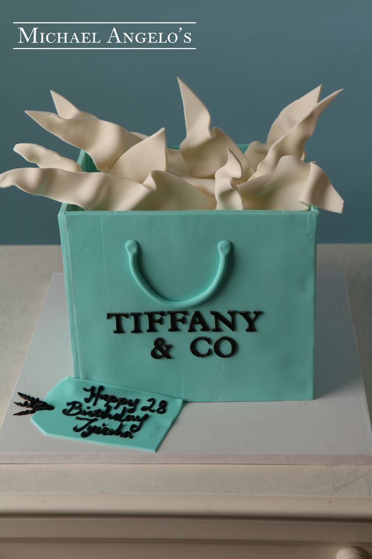 Picture of Tiffany Gift Bag Cake