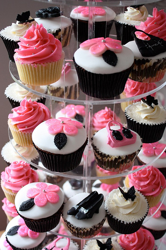 Pink and Black Cupcakes Pink and Black Cupcakes