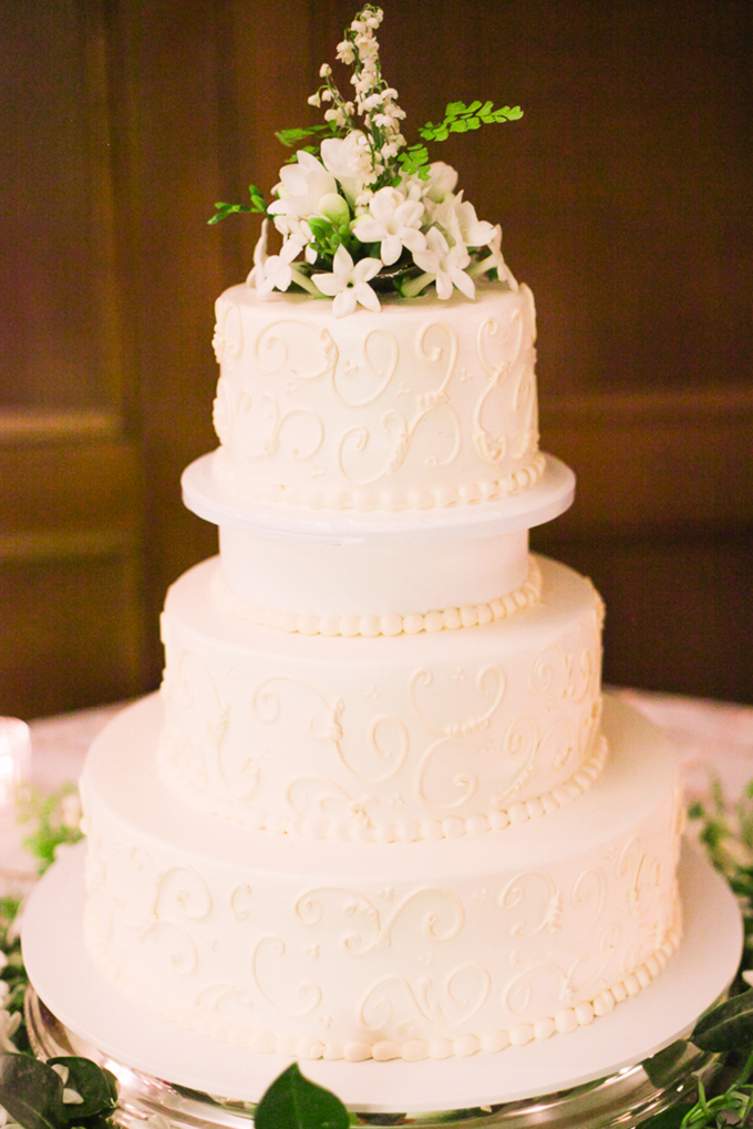 Porto's Wedding Cake Porto's Wedding Cake