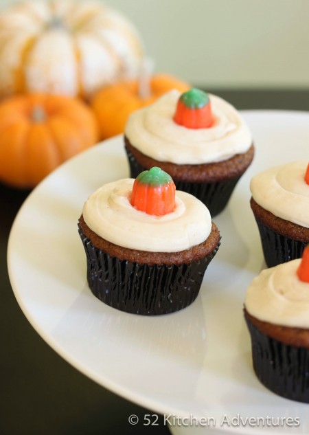 Pumpkin Spice Cupcakes with Frosting