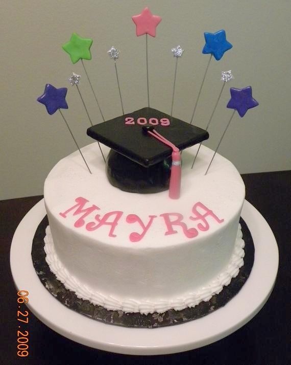Simple Graduation Cake Design