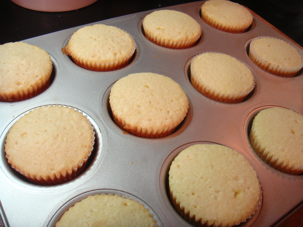 Sour Cream Pound Cake Cupcakes