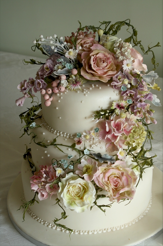 Vintage Wedding Cake with Flowers Vintage Wedding Cake with Flowers