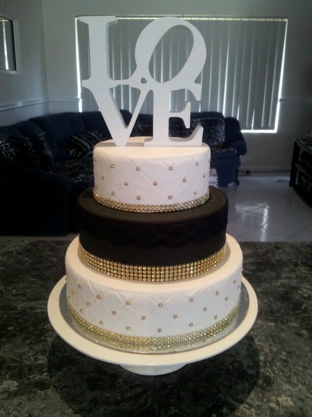 Black and White Gold Wedding Cake Black and White Gold Wedding Cake
