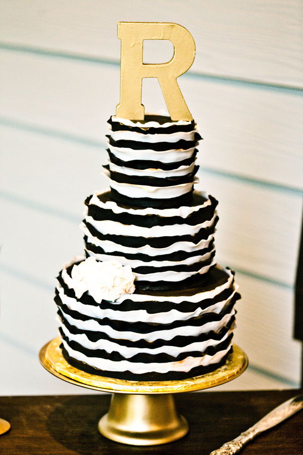Black and White Gold Wedding Cake Black and White Gold Wedding Cake