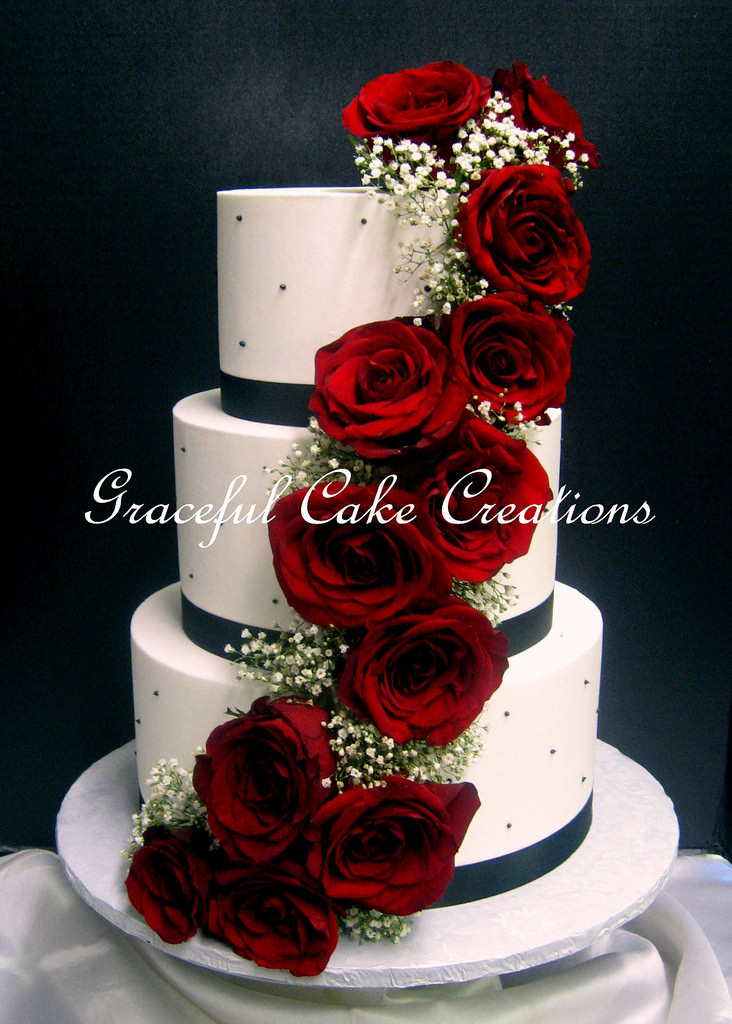 Black and White Wedding Cake with Red Roses Black and White Wedding Cake with Red Roses