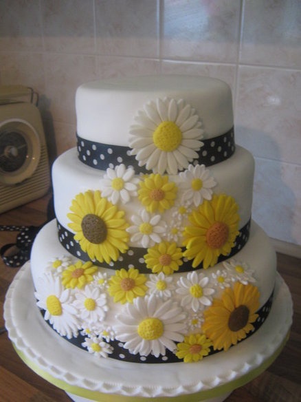 Daisy and Sunflower Wedding Cake