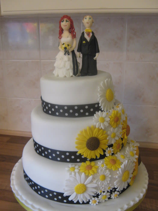 Daisy and Sunflower Wedding Cake