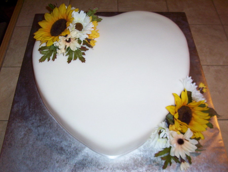 Daisy and Sunflower Wedding Cake