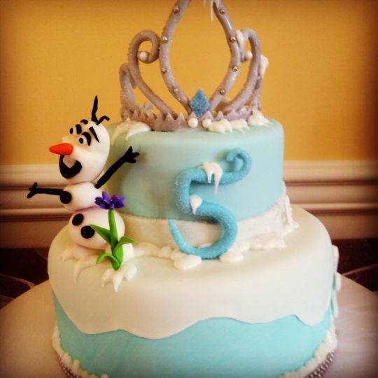 Disney Frozen Cake