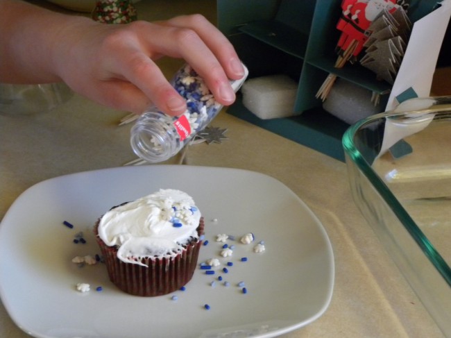 Easy Way to Decorate Cupcakes