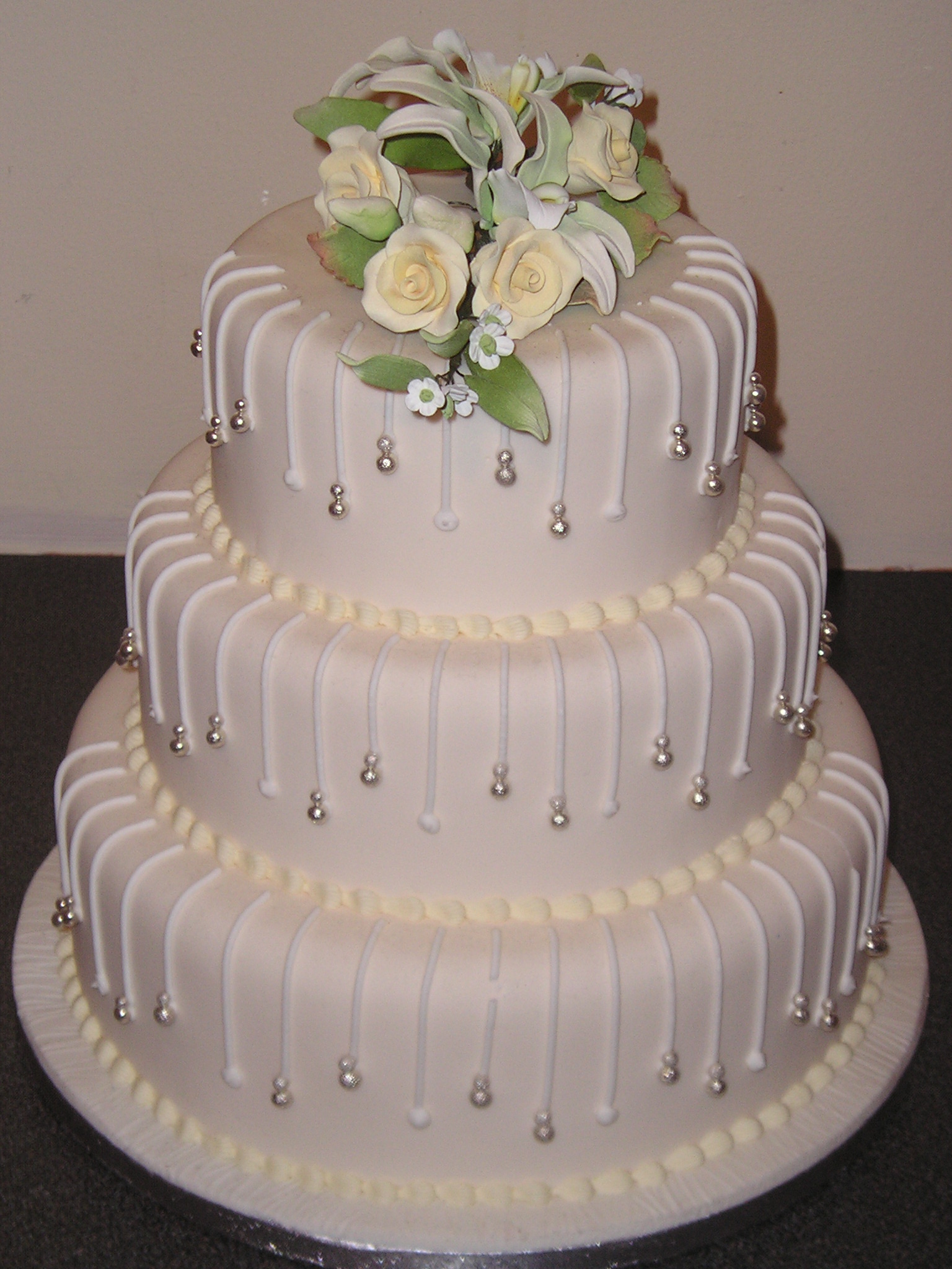 Elegant 3 Tier Wedding Cake Design