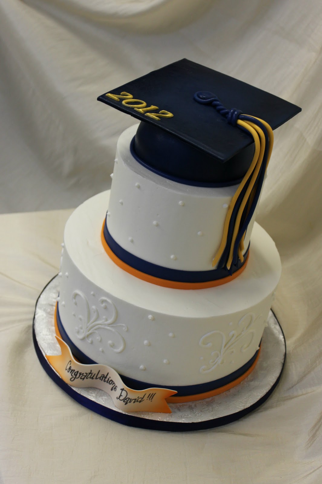 10 Photos of Man Graduation Cakes