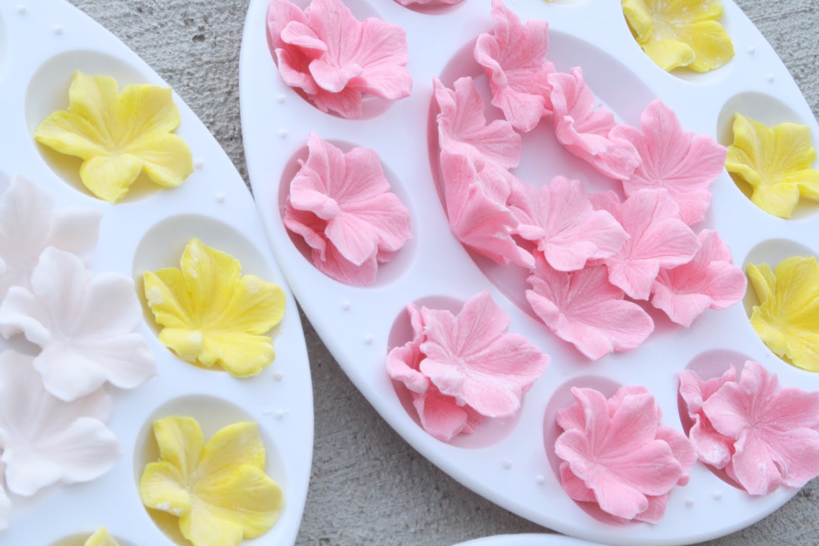 Gum Paste Flowers Cake