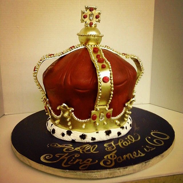 Happy Birthday King Crown Cake