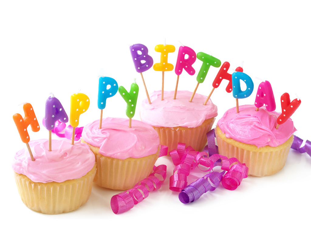 10 Photos of Cupcakes That Say Happy Birthday
