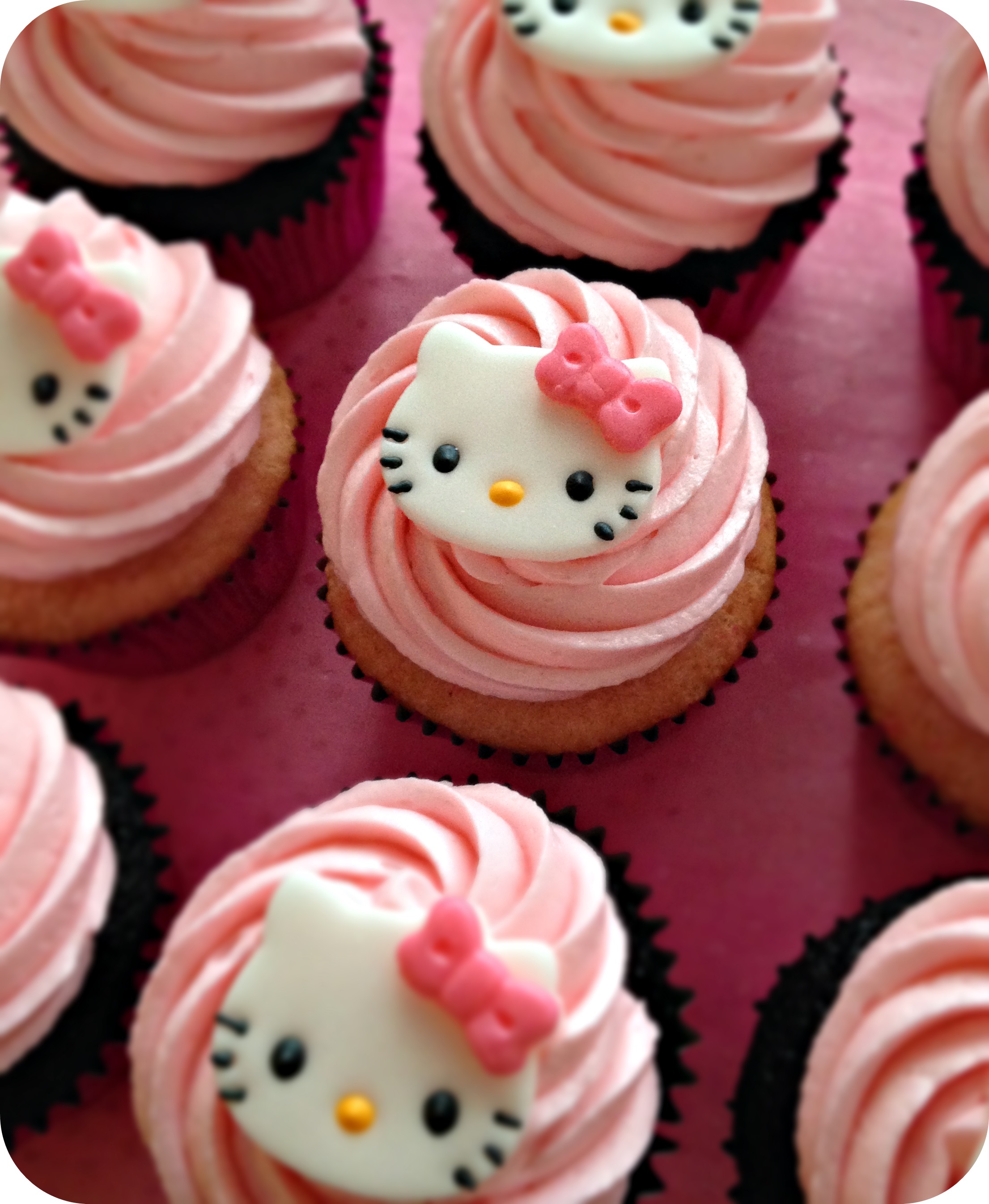 Hello Kitty Cupcakes.