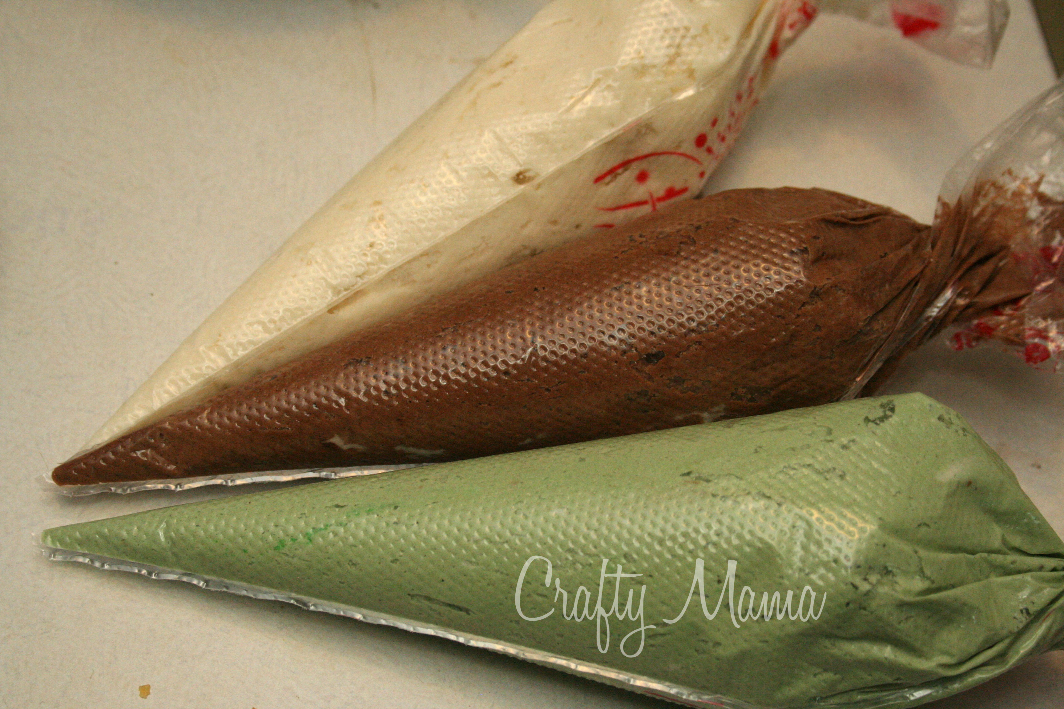 How to Make Camo Icing Cupcake How to Make Camo Icing Cupcake