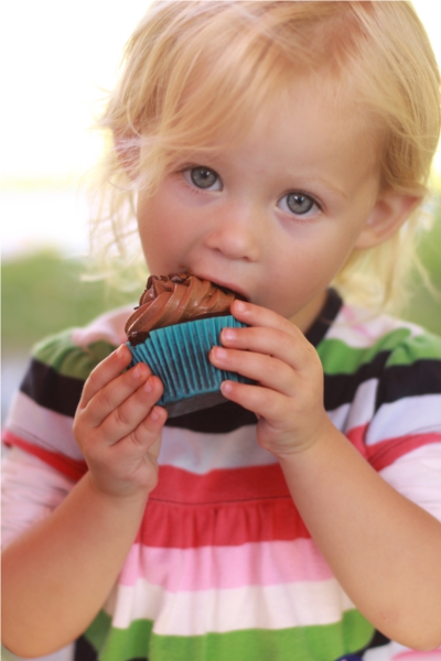 Kids Eating Cupcakes Kids Eating Cupcakes