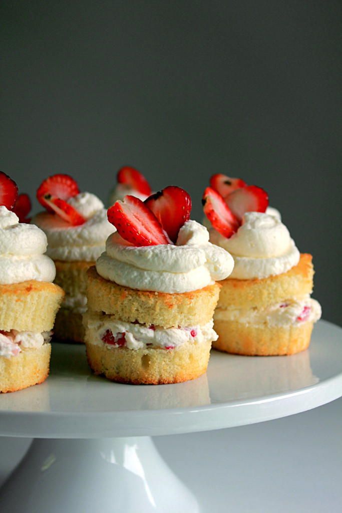 Mini Sponge Strawberry Cakes Mini Sponge Strawberry Cakes