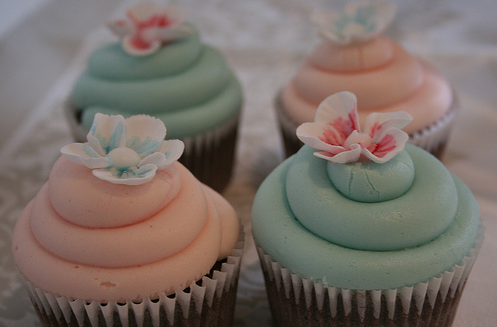 Mint and Coral Wedding Cupcakes Mint and Coral Wedding Cupcakes
