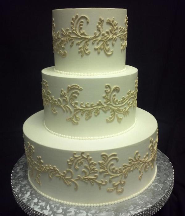 Scroll Piping On Cakes