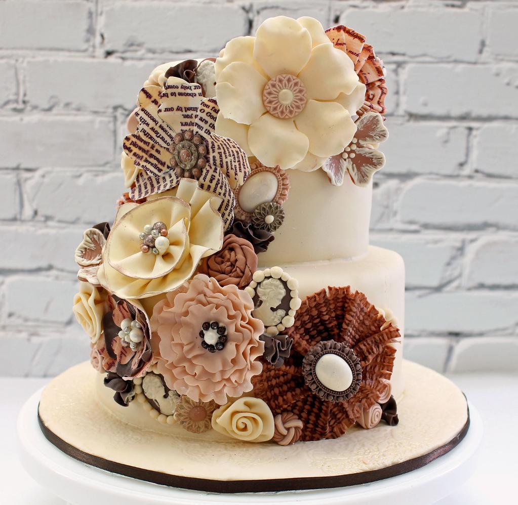 Shabby Chic Cake with Flowers Shabby Chic Cake with Flowers