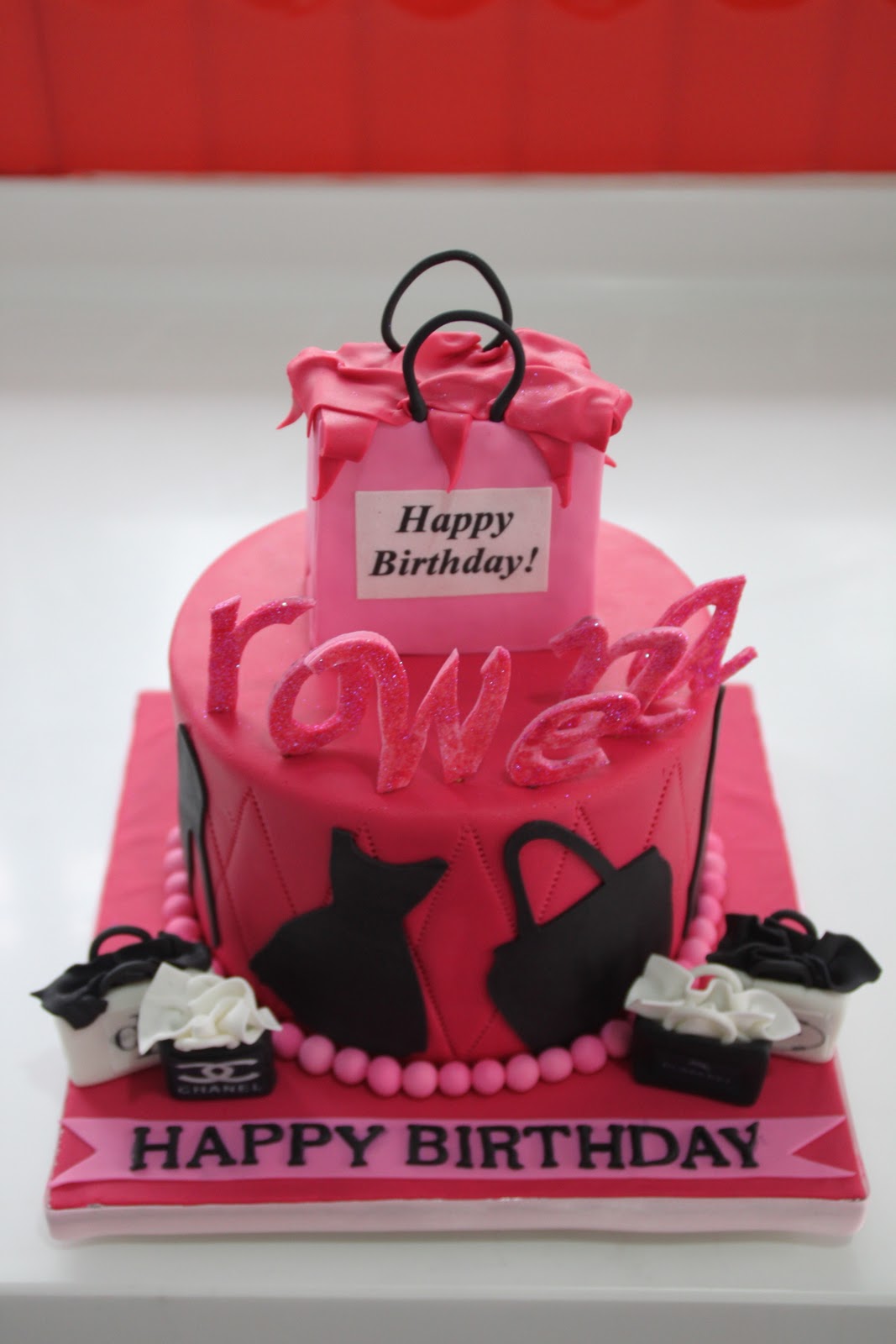 8 Photos of Clothes Shopping Theme Cakes